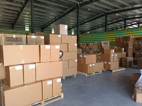 膏藥加工廠家非標(biāo)定制發(fā)貨現(xiàn)場-今世康車間紀(jì)實 膏藥加工廠家非標(biāo)定制發(fā)貨現(xiàn)場-今世康車間紀(jì)實